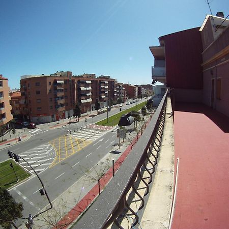 Hostal Restaurante Cornella Cornellá de Llobregat Exterior foto