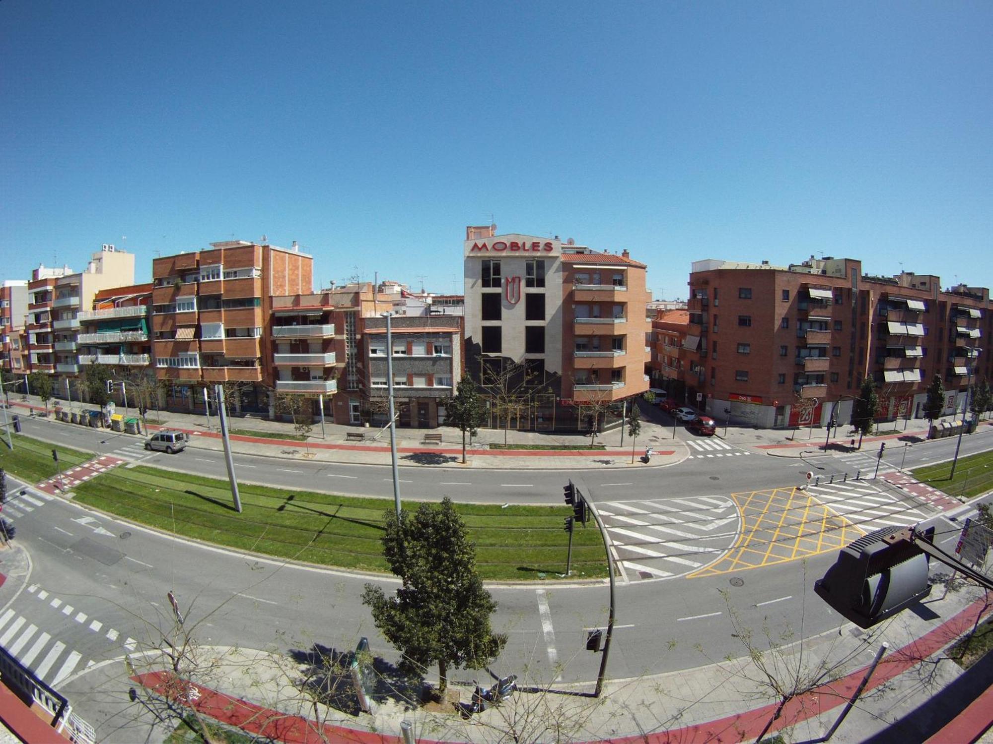 Hostal Restaurante Cornella Cornellá de Llobregat Exterior foto